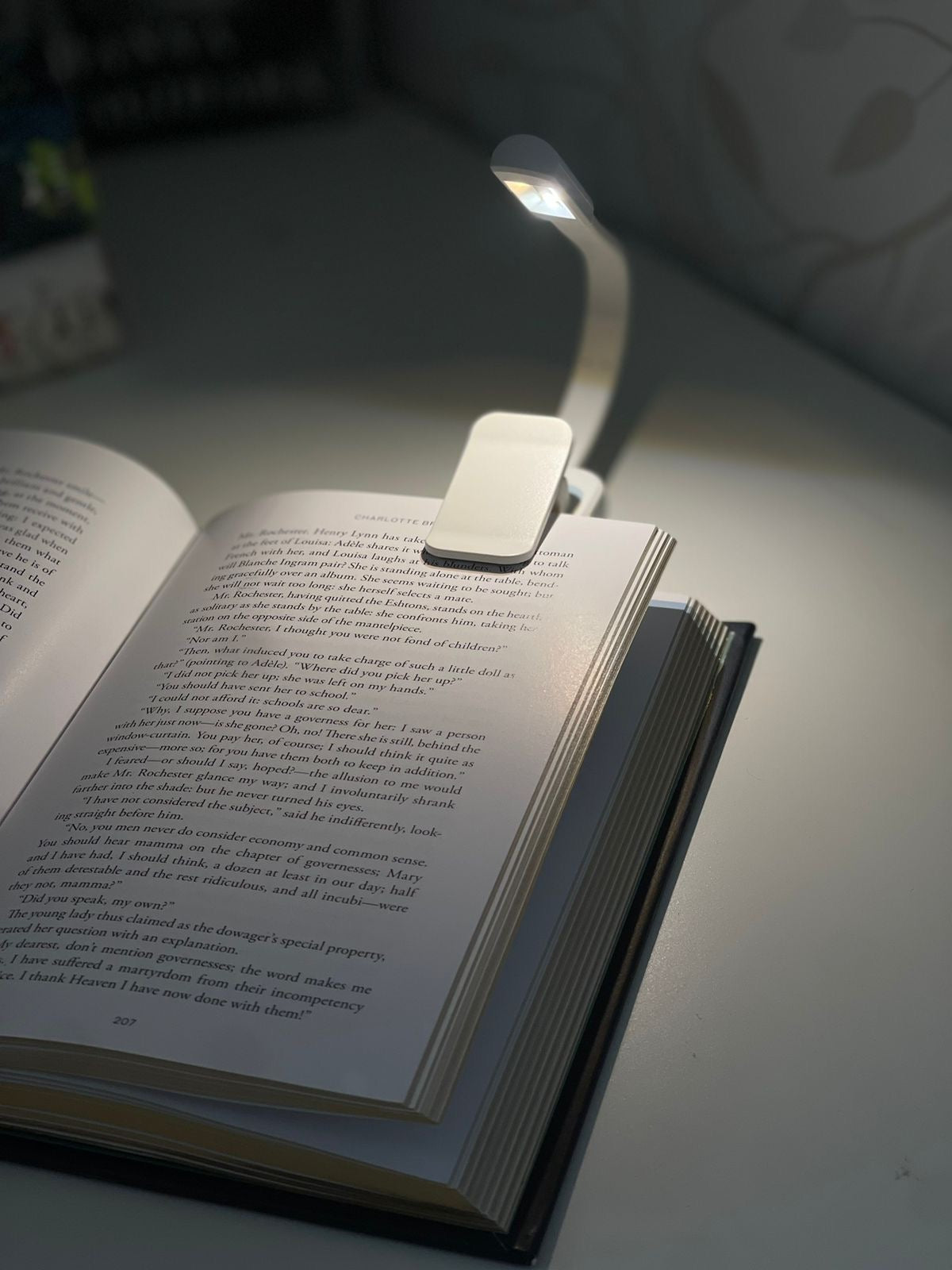 Reading light for books