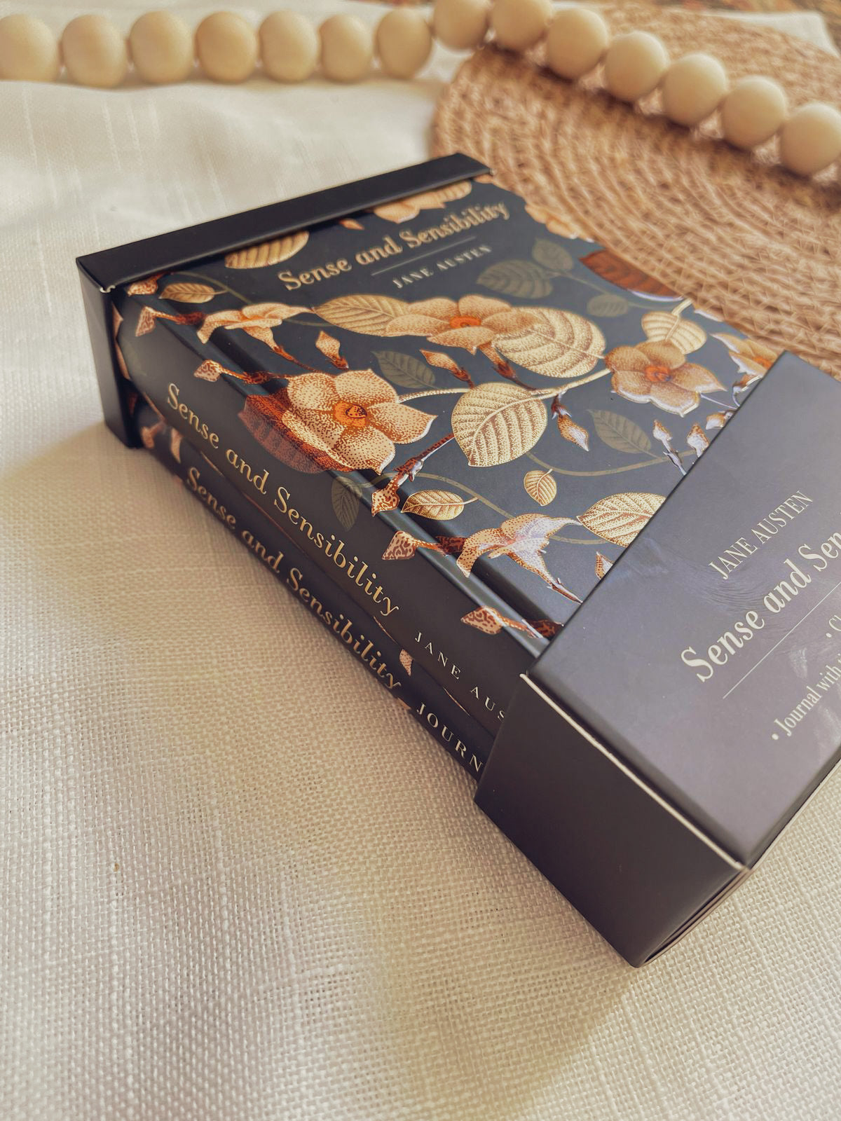 Sense and Sensibility - Lined Journal & Novel | Jane Austen (Gifts)