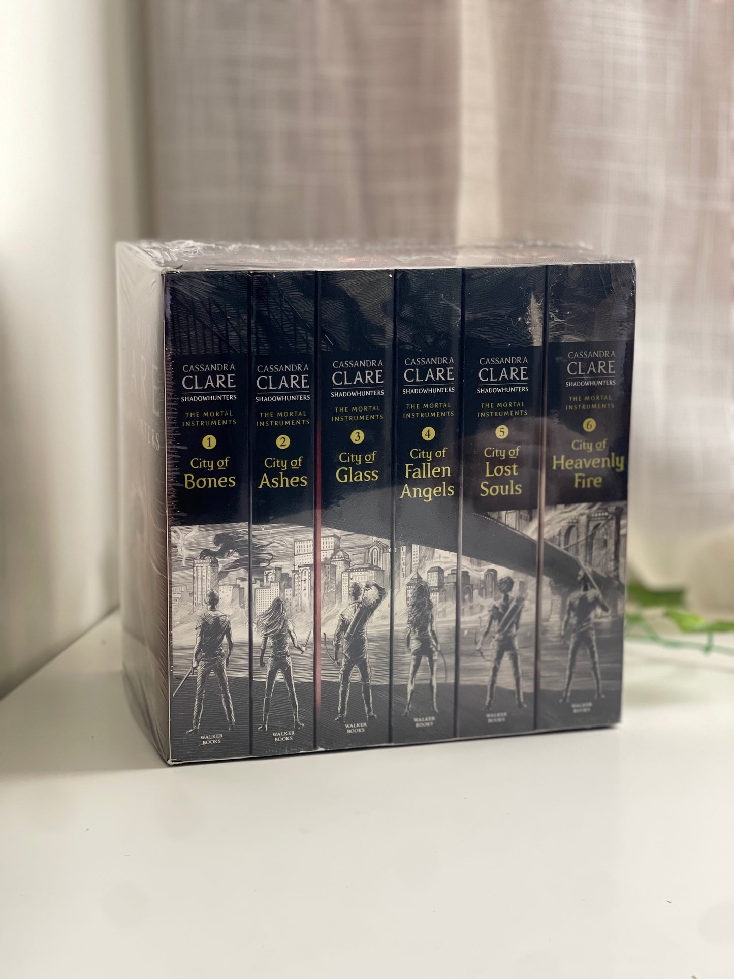 The Mortal Instruments: A Shadowhunters Collection 6 Books Set