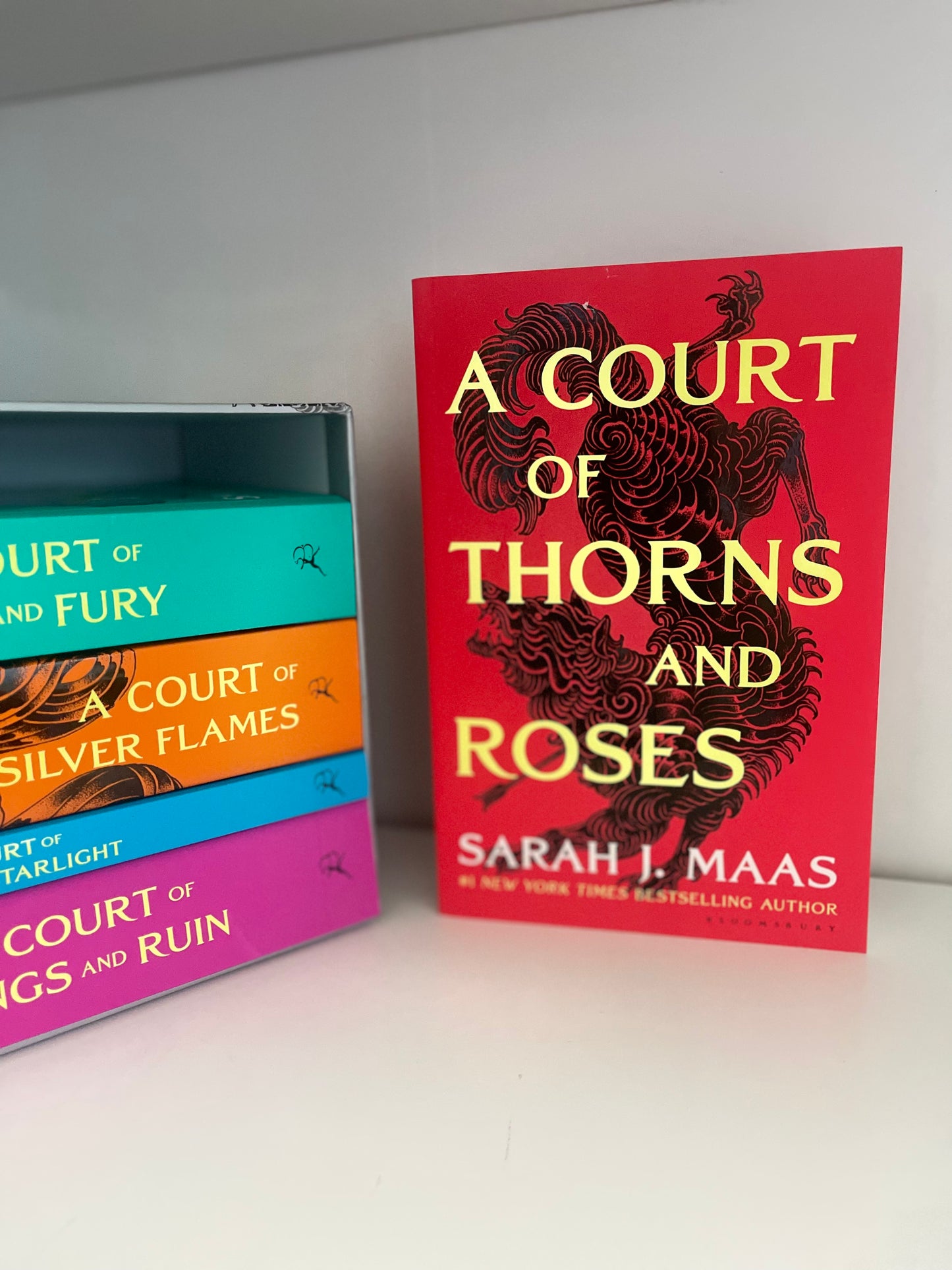 A Court of Thorns and Roses bookset