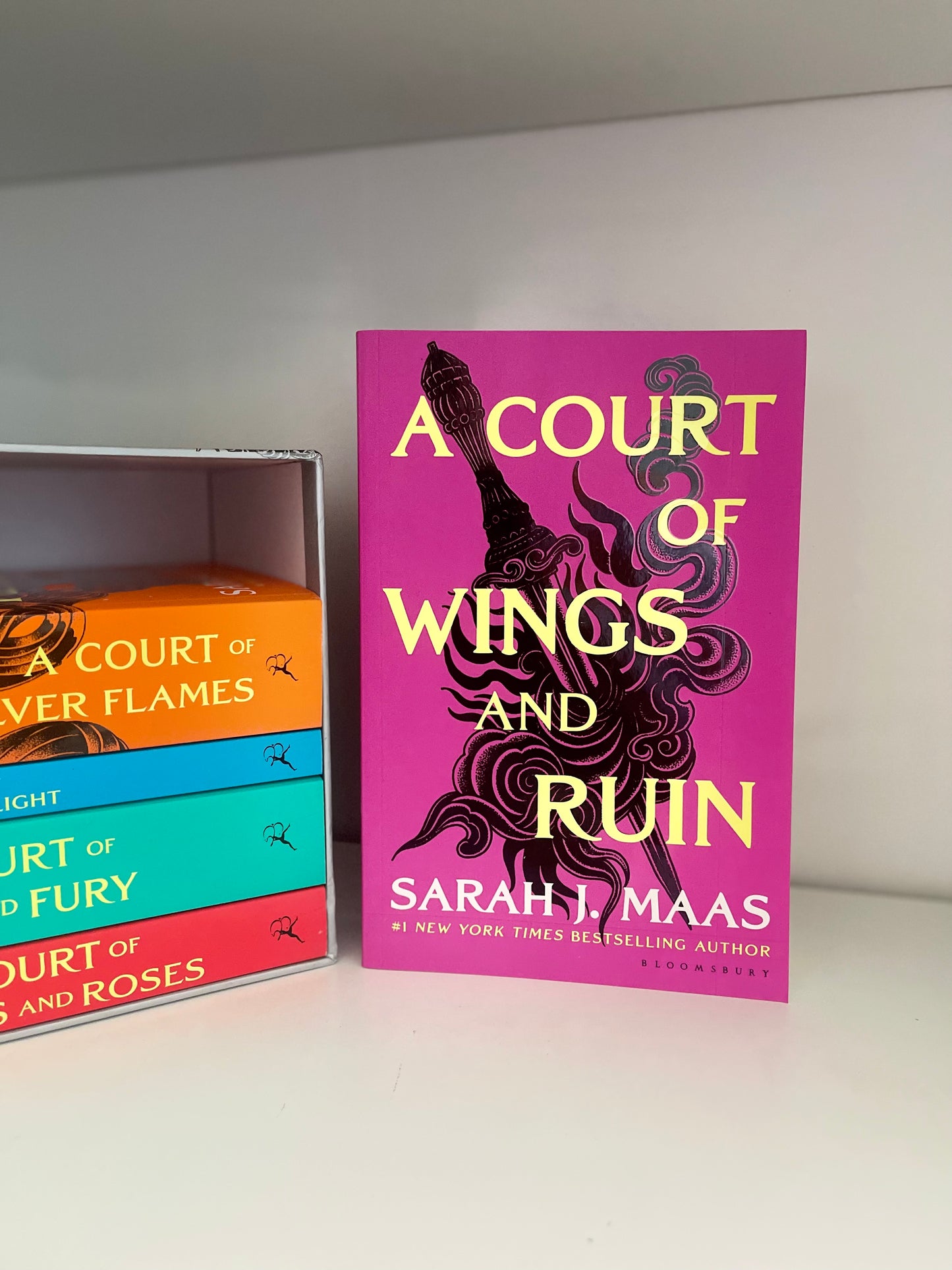 A Court of Thorns and Roses bookset