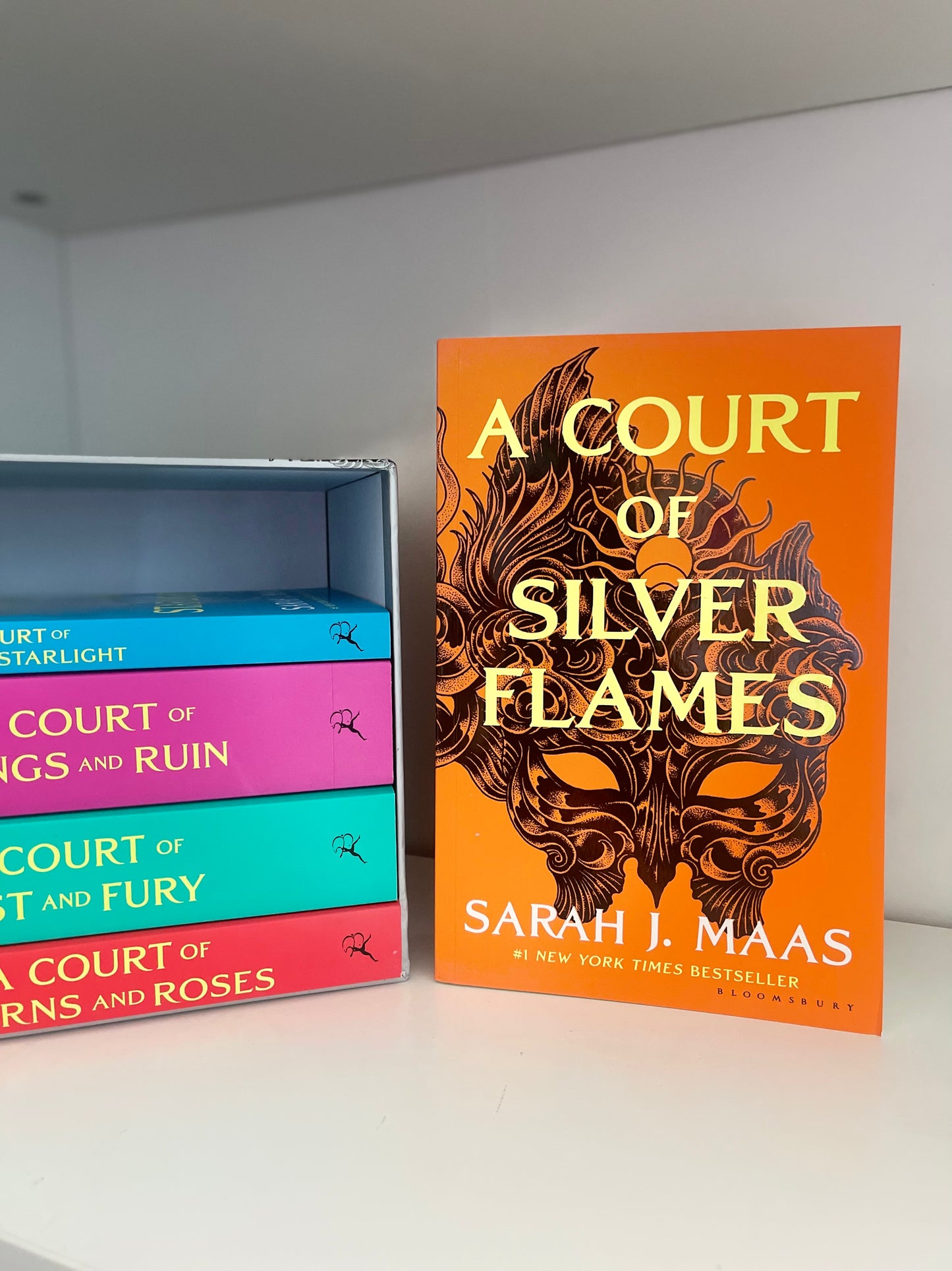 A Court of Thorns and Roses bookset
