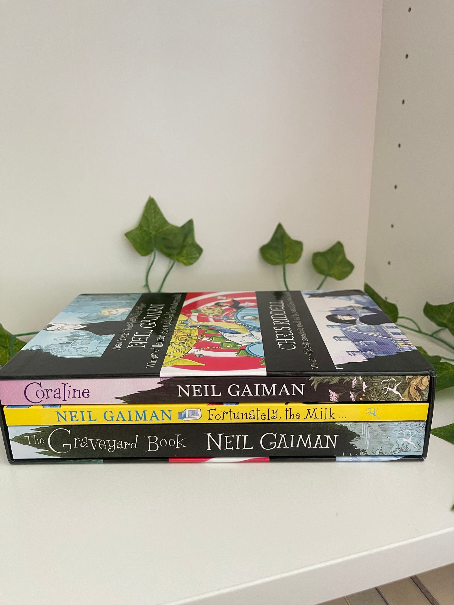 Neil Gaiman bestselling books