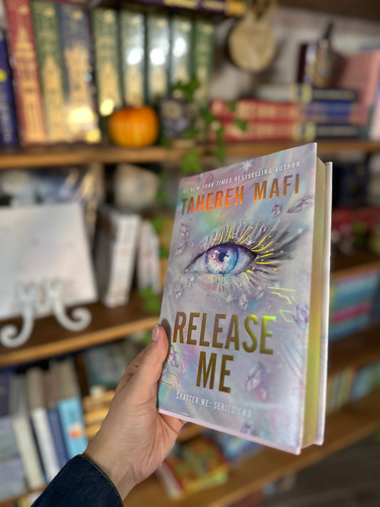 Release Me (Deluxe Limited Edition) (Shatter Me: Series Two, 2)
