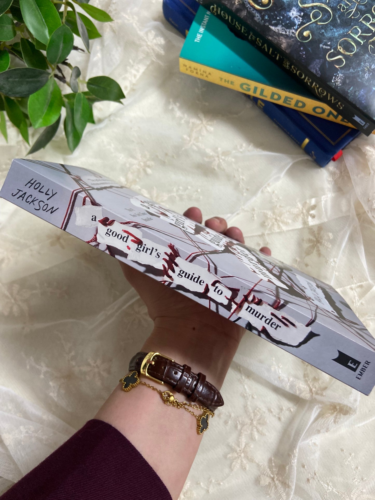 A Good Girl's Guide to Murder