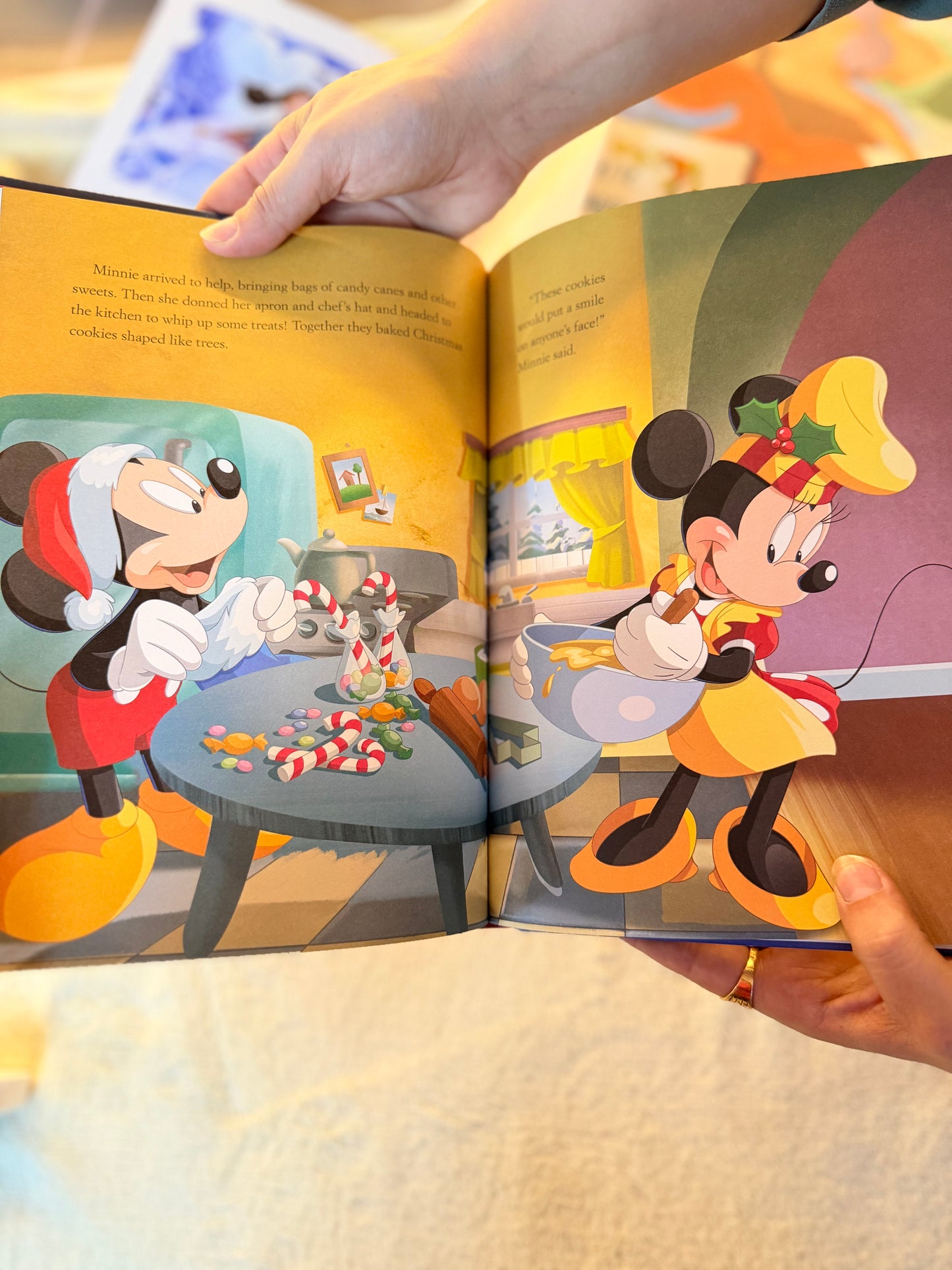 Disney 5-Minute Christmas Stories (Padded Book)