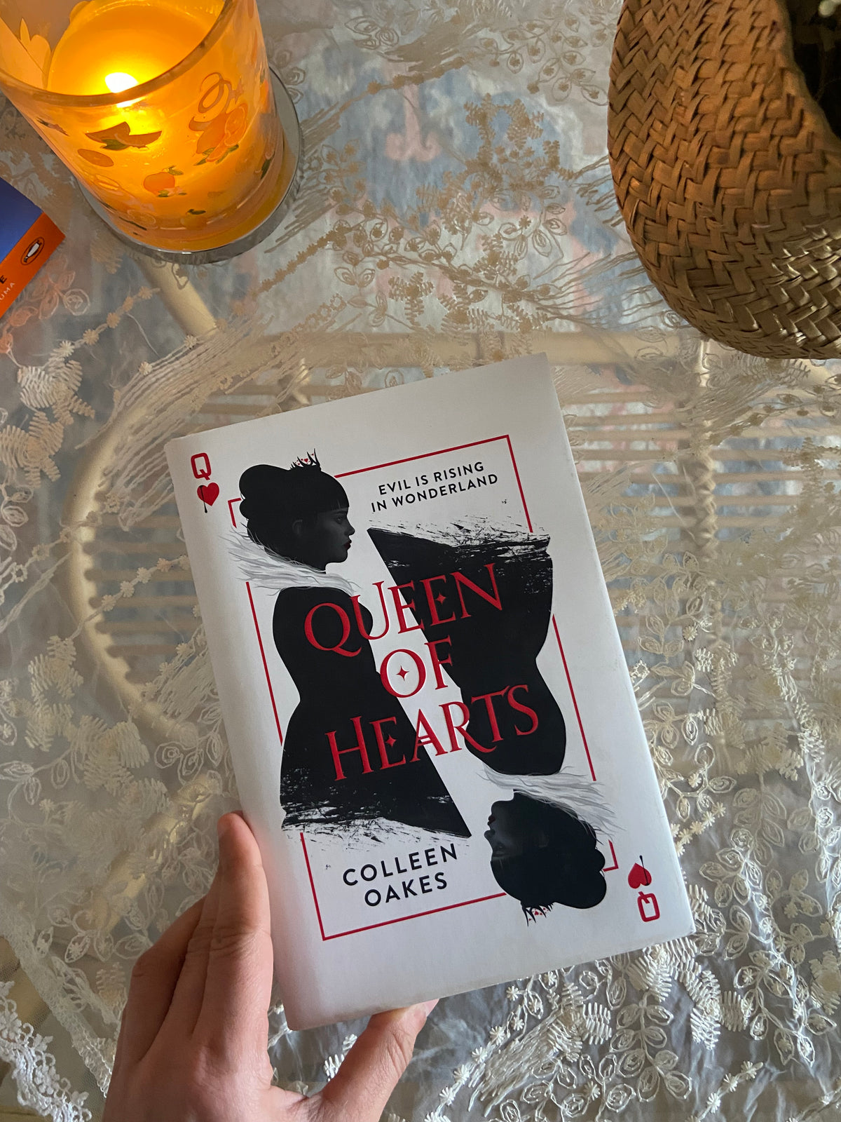 Queen of Hearts: A Dark YA Political Thriller – The Origin Story of Wonderland's Infamous Villain
