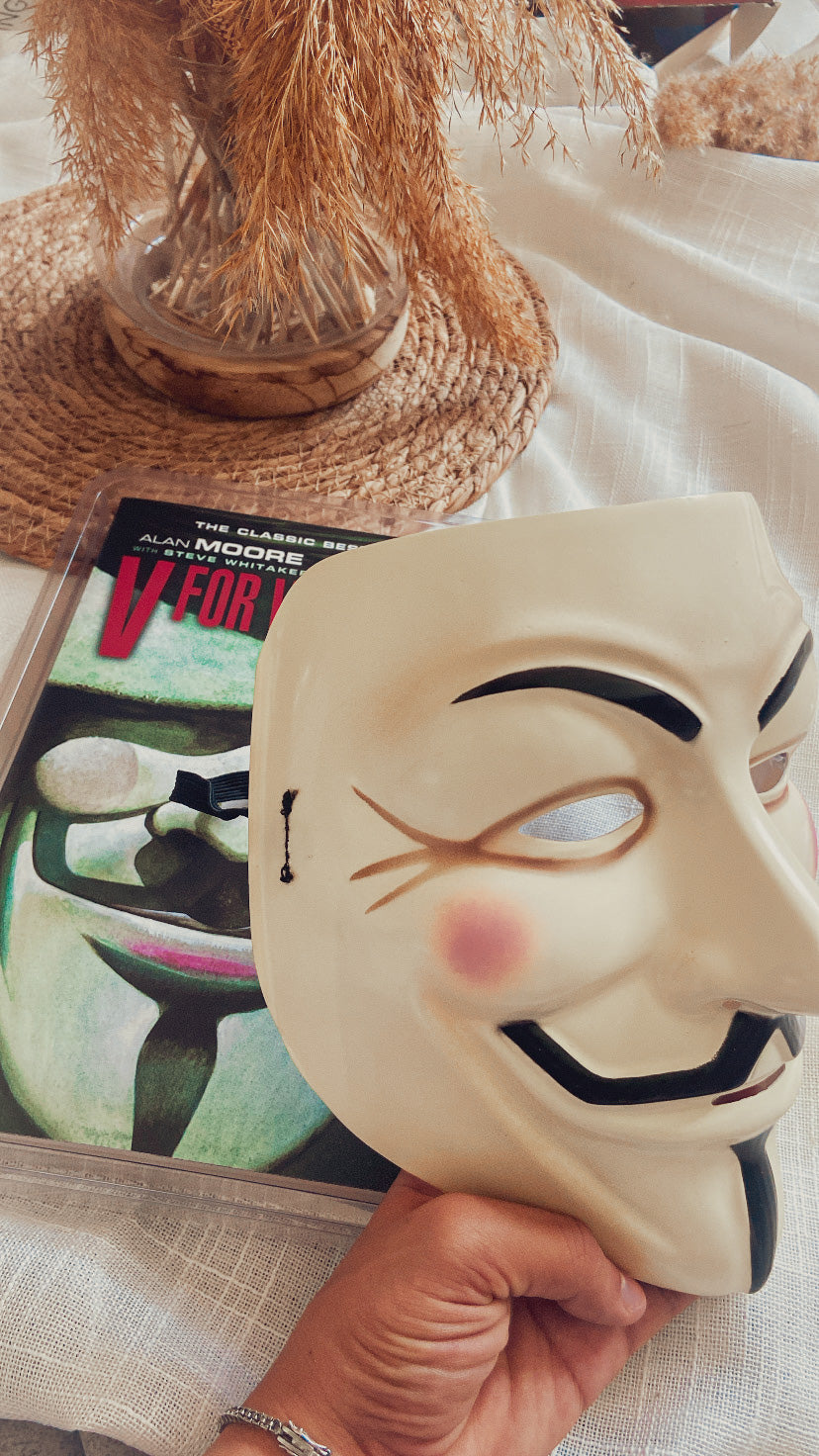 V for Vendetta Book & Mask Set