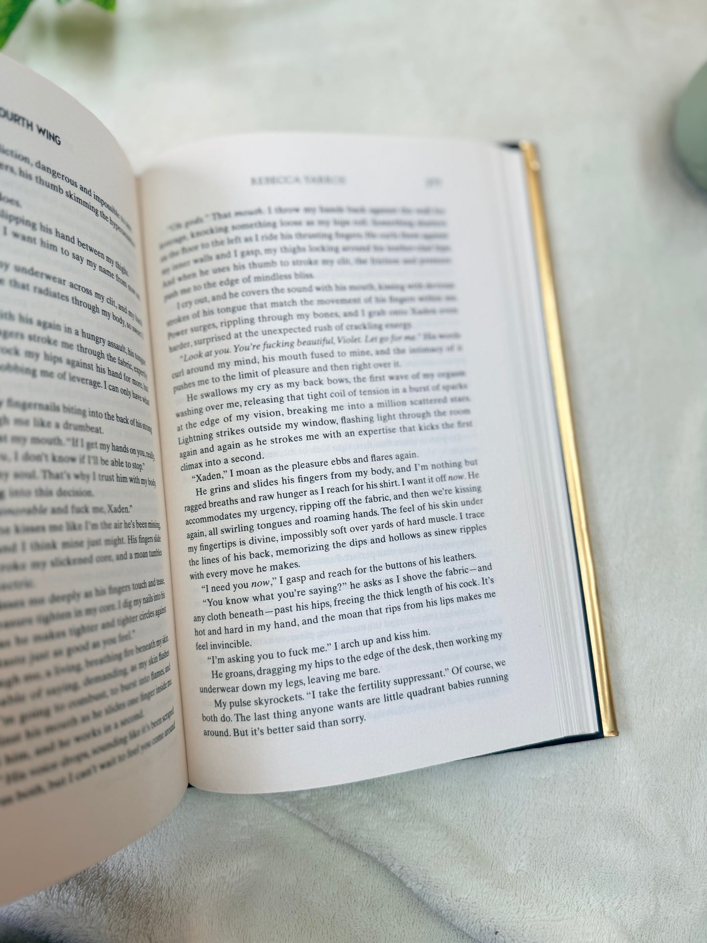Fourth Wing ( Hardcover ) بسعر مخفّض