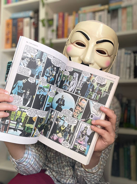 V for Vendetta Book comic & Mask Set