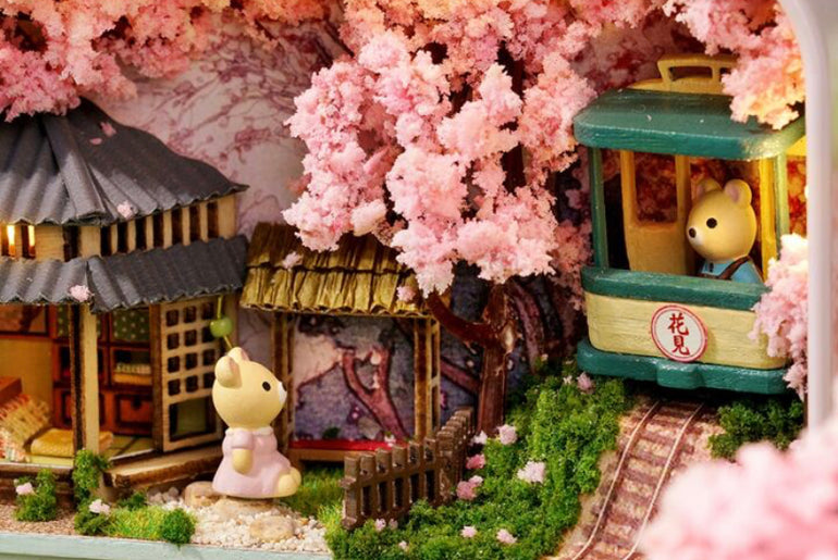 Cute Theatre Doll House