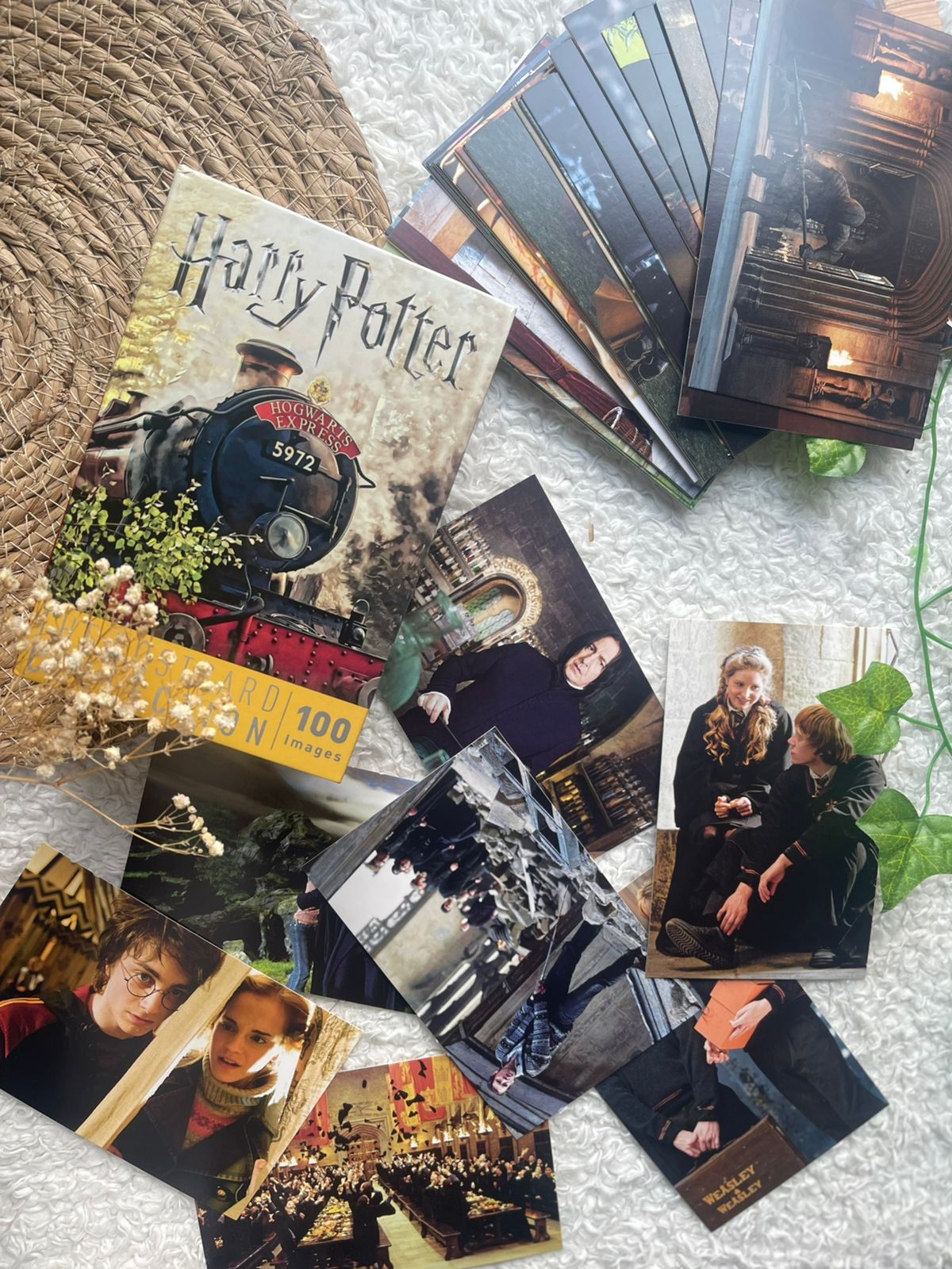 Harry Potter Post Cards( 100 cards)