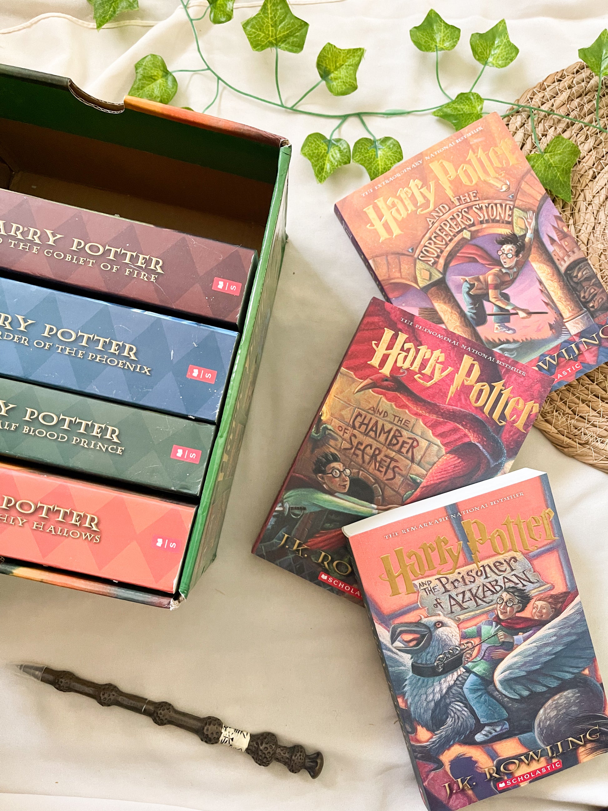 Harry Potter Paperback Box Set (Books 1-7)