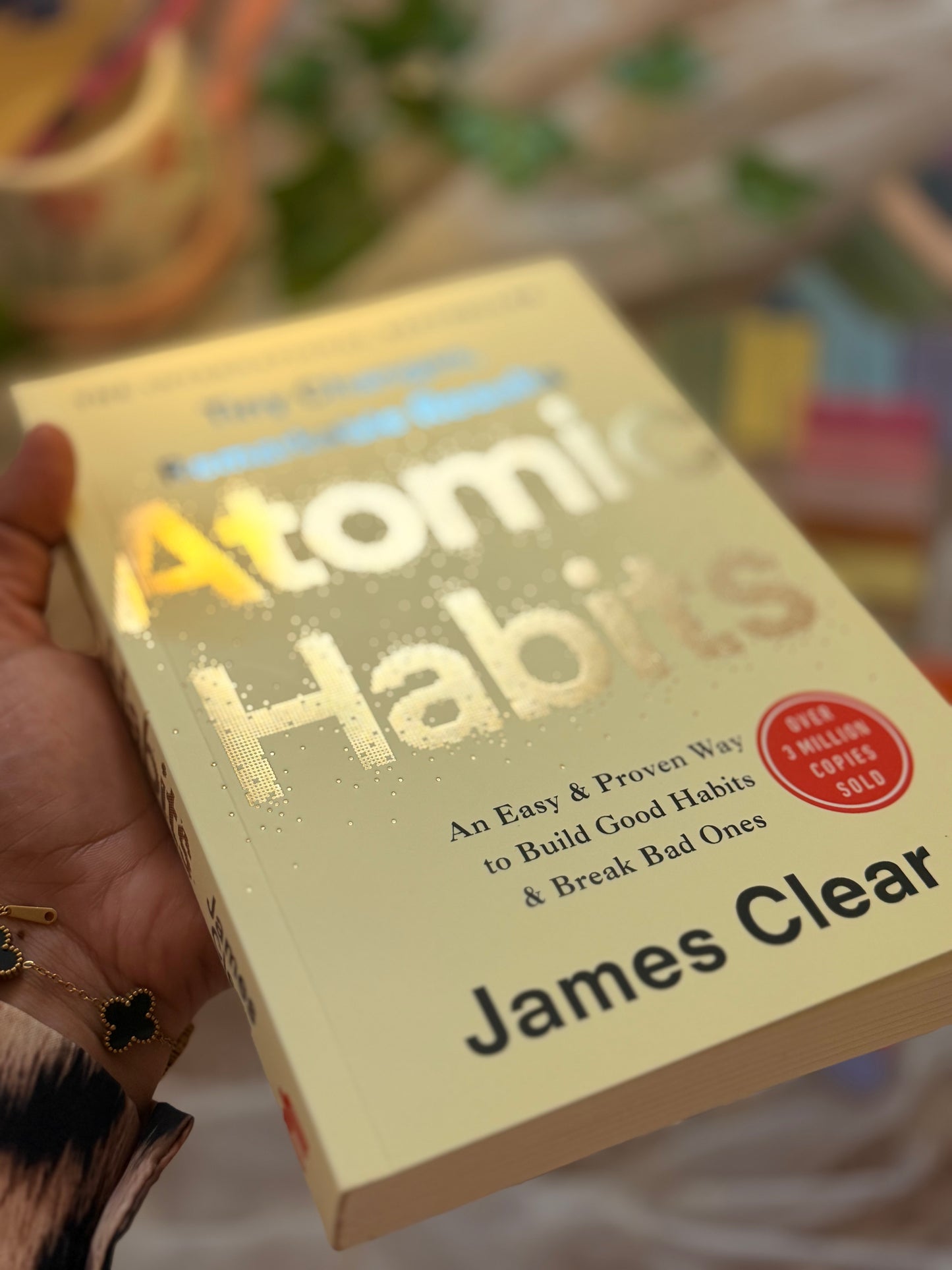 Atomic Habits: An Easy & Proven Way to Build Good Habits & Break Bad Ones