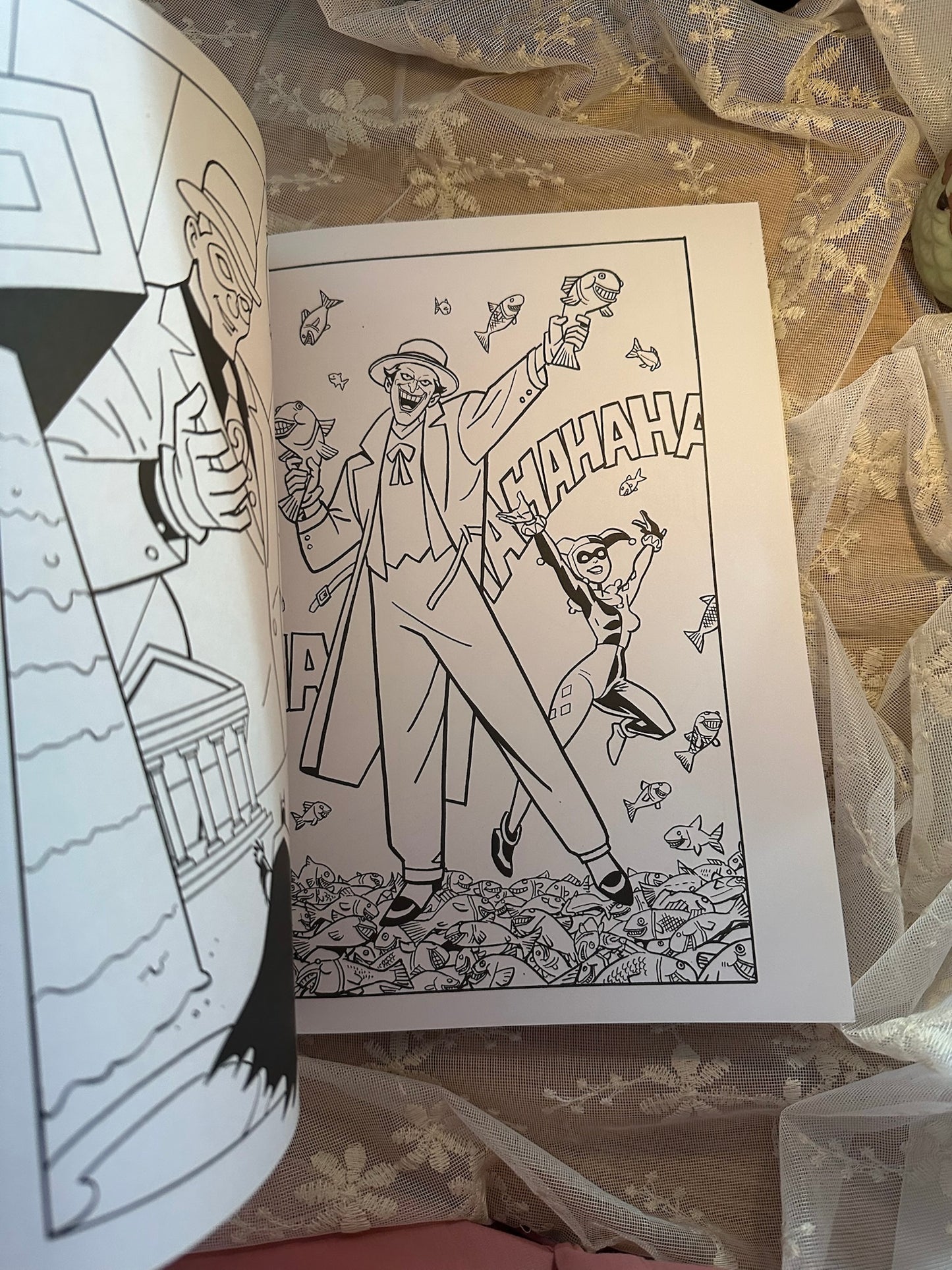 Batman: The Animated Series: Official Coloring Book 64 pages