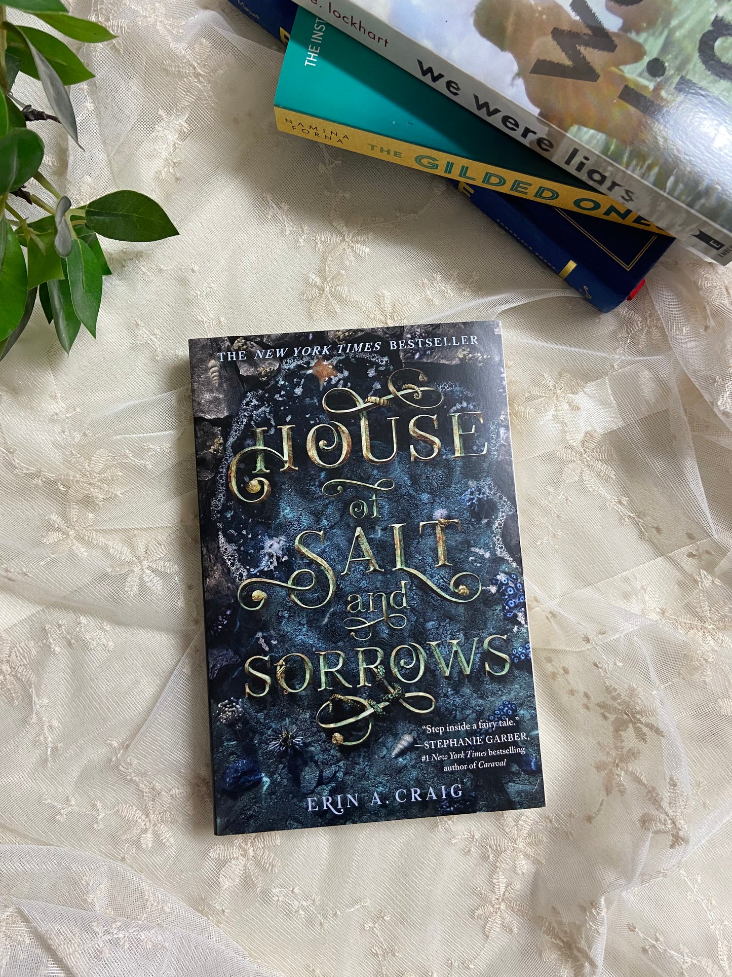 House of Salt and Sorrows (Sisters of the Salt)