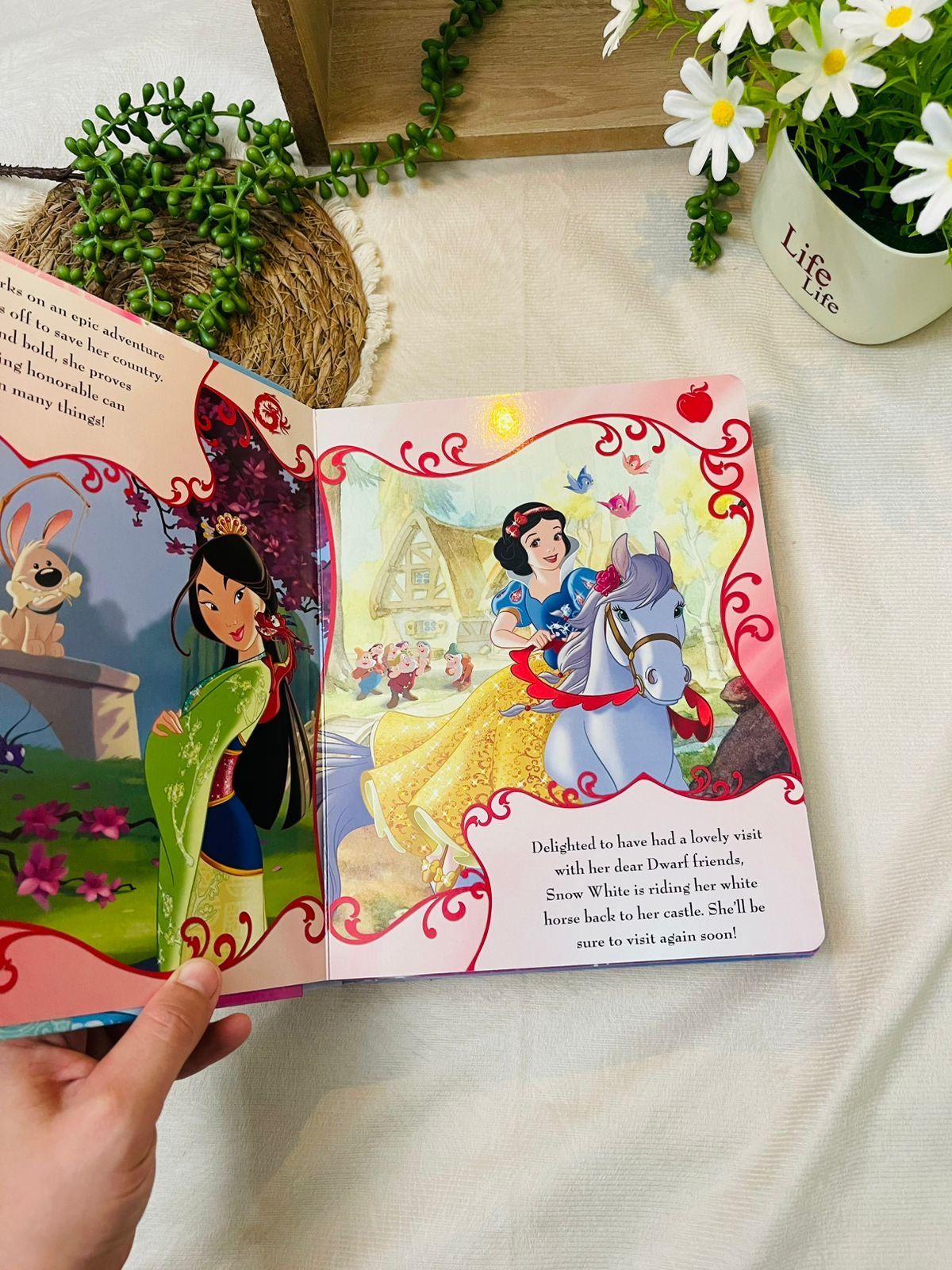 Princess My Busy Books - Storybook, 10 figurines, playmat