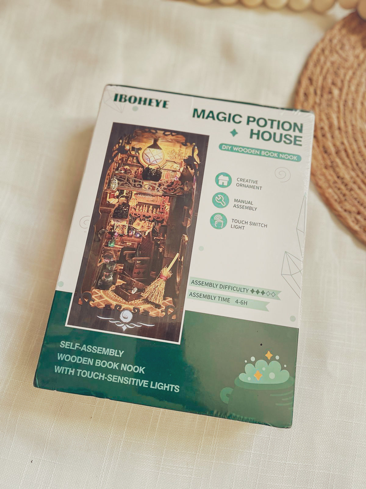 Harry Potter Book Nook - Magic Potion House