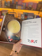 The Cozy Christmas Cookbook: 50 Recipes to Rediscover the Magic of the Season
