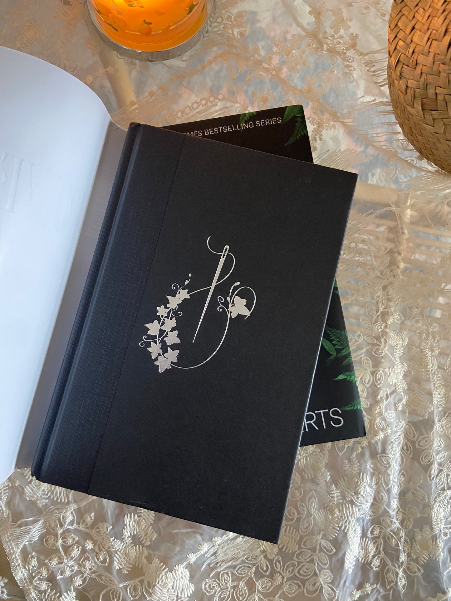 Powerful: A Powerless Story (The Powerless Trilogy) Sprayed edges / Hardcover