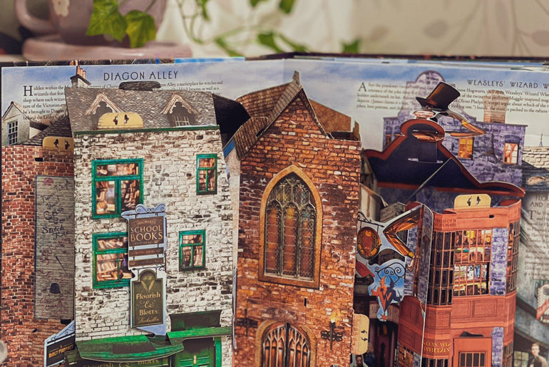 Harry Potter: A Pop-Up Guide to Diagon Alley