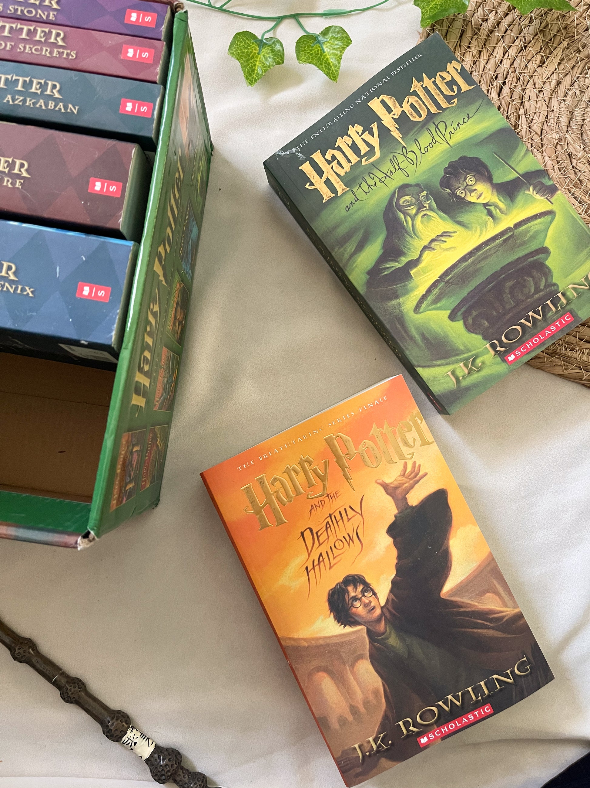 Harry Potter Paperback Box Set (Books 1-7)