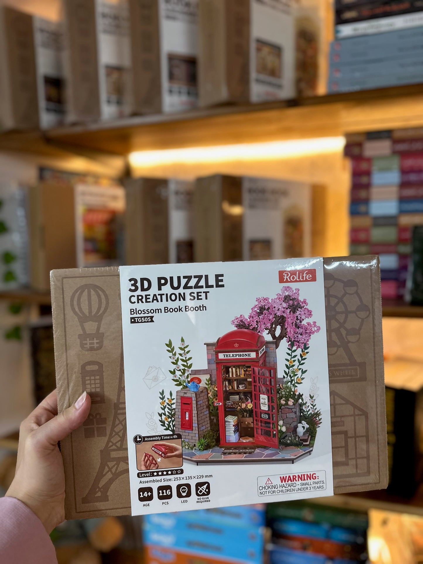 Rolife 3D Blossom Book Booth Booknook