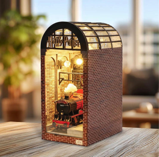 Harry Potter Hogwarts Express Book Nook Kit – DIY 3D Wooden Puzzle with LED Lights