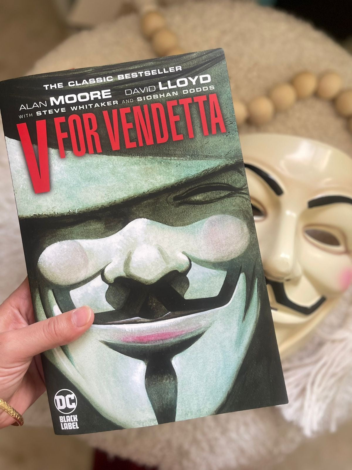 V for Vendetta Book comic & Mask Set