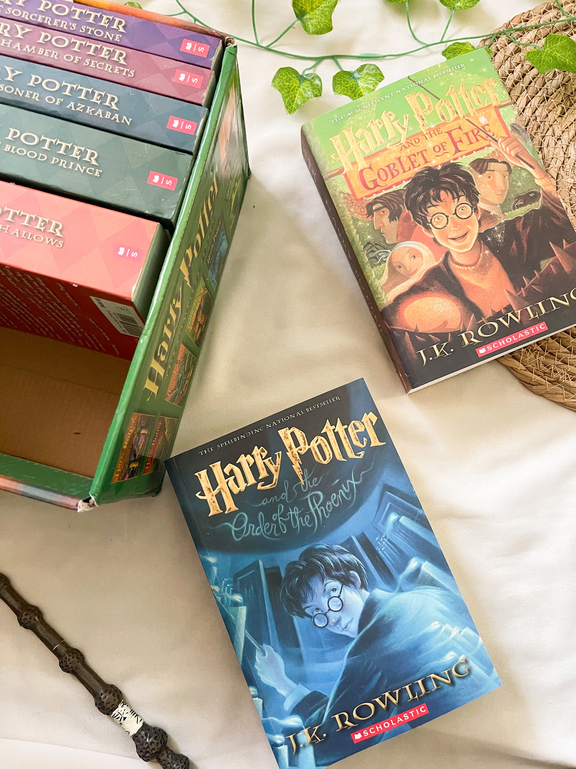 Harry Potter Paperback Box Set (Books 1-7)