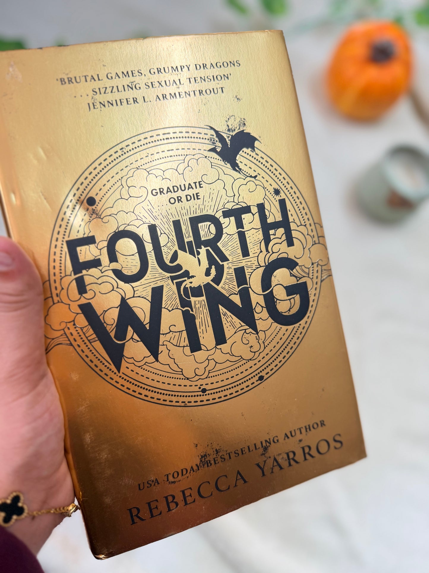 Fourth Wing ( Hardcover ) بسعر مخفّض