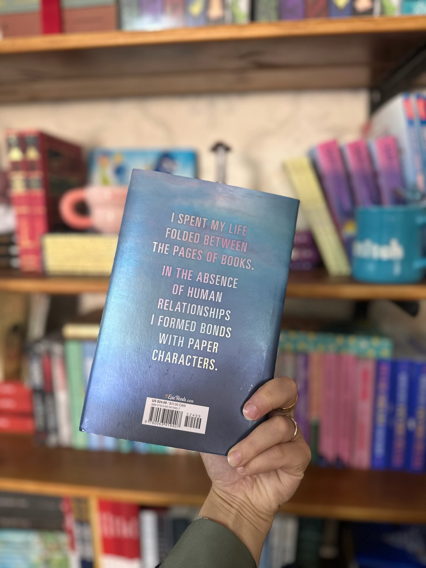 Shatter Me Collector’s Deluxe Limited Edition: A Stunning Limited Edition of the Groundbreaking Series