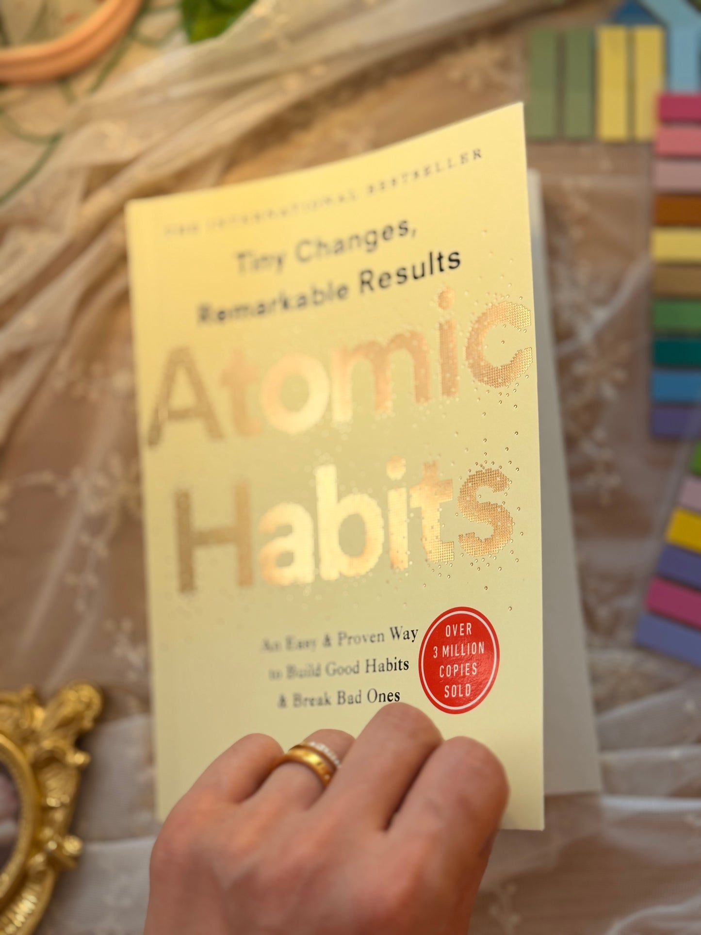 Atomic Habits: An Easy & Proven Way to Build Good Habits & Break Bad Ones