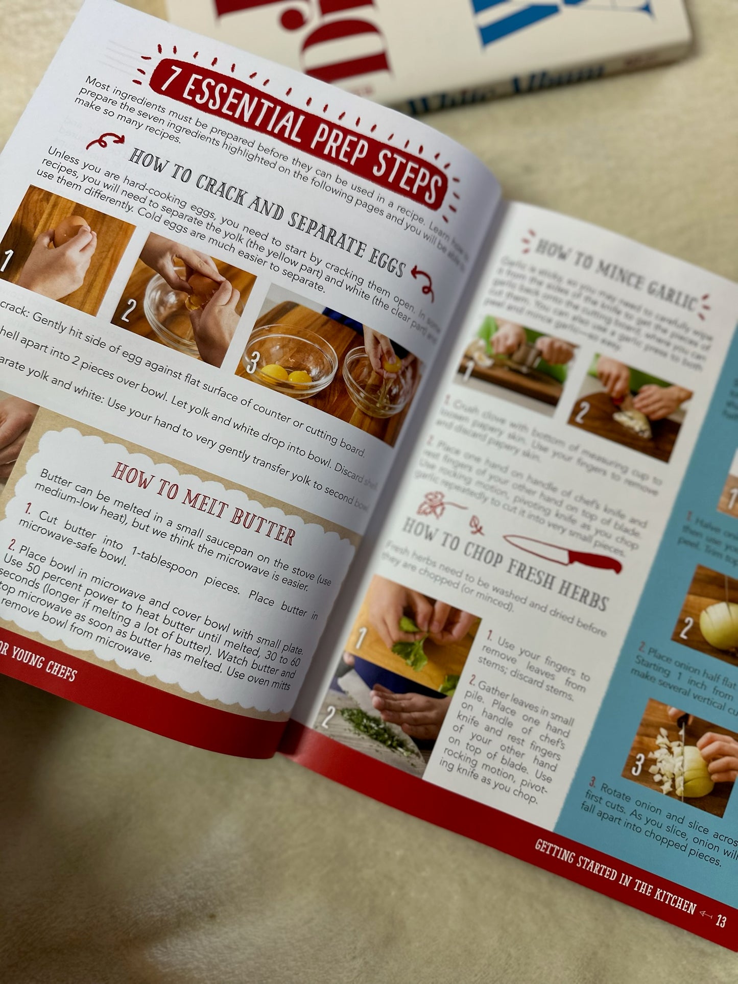 The Complete Cookbook for Young Chefs: 100+ Recipes that You'll Love to Cook and Eat
