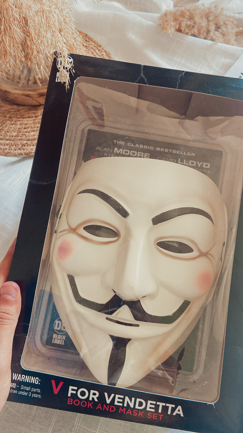 V for Vendetta Book & Mask Set