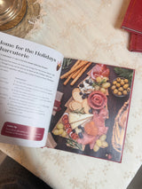 The Cozy Christmas Cookbook: 50 Recipes to Rediscover the Magic of the Season