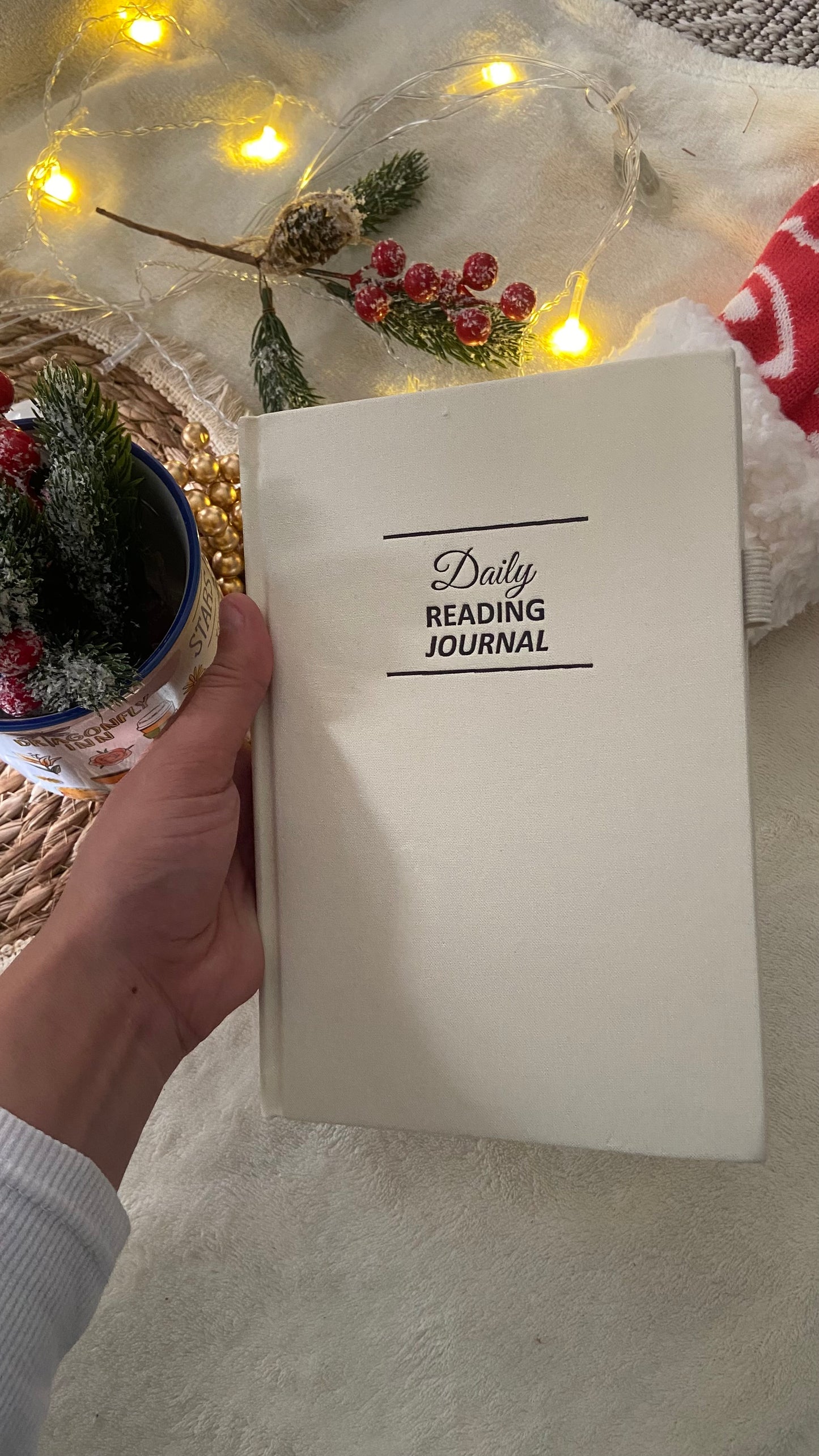Reading Journal for Book Lovers - 75 Book Journal Reading Log for Book Tracking, A5 Linen Book Review Journal with TBR Tracker List, Ratings, Challenges, Prompts, and Index - Beige