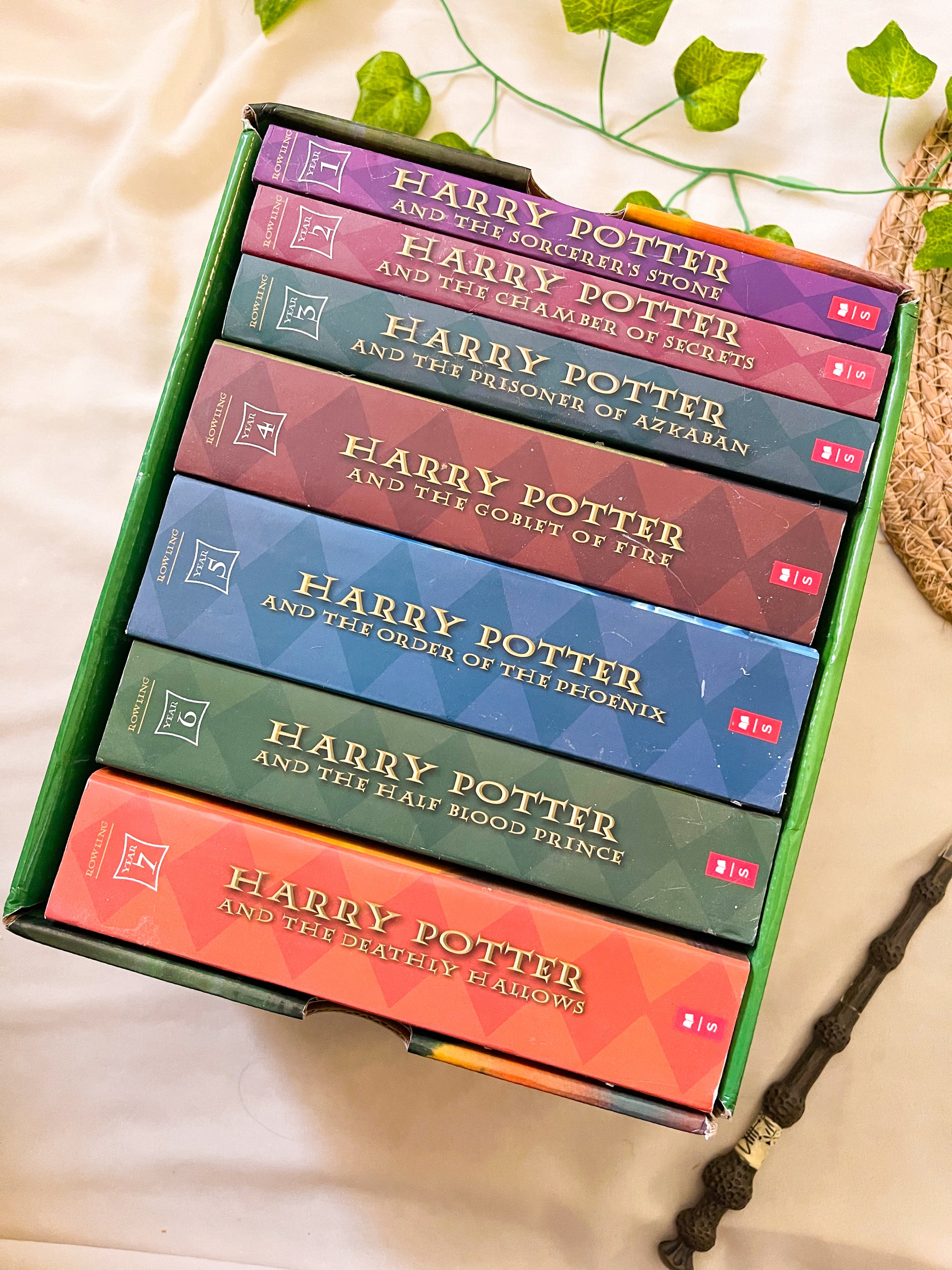 Harry Potter Paperback Box Set (Books 1-7)