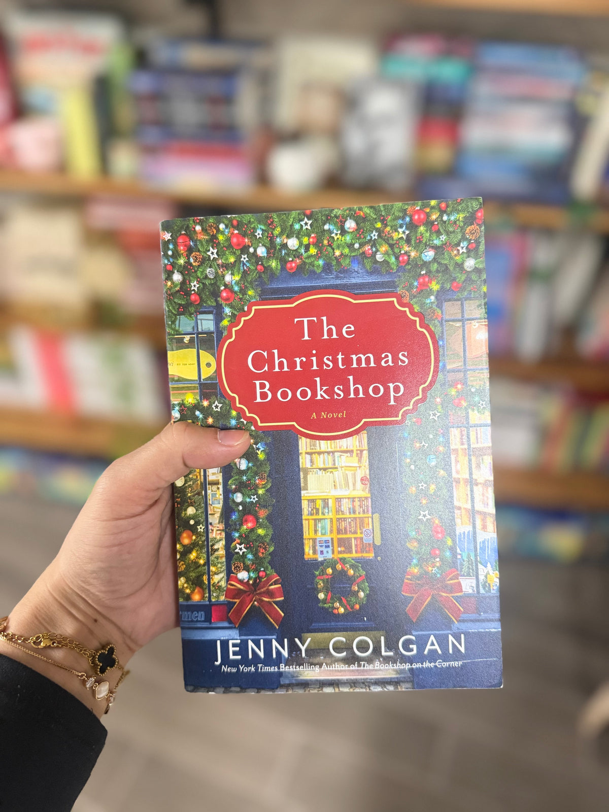 The Christmas Bookshop: A Heartwarming Holiday Romance Novel of Family Bonds