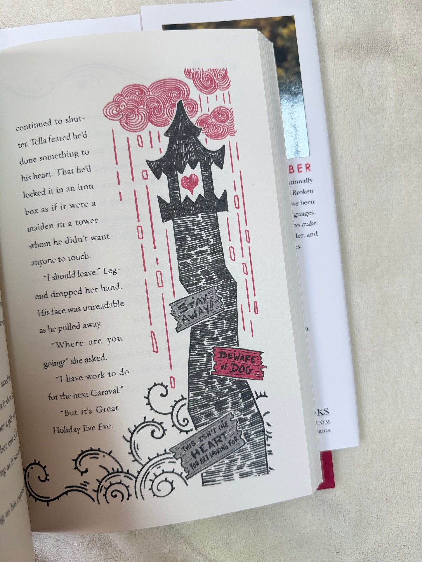 Spectacular: A Caraval Holiday Novella (Caraval, 4)