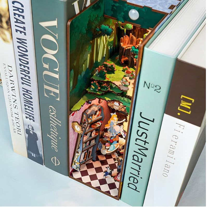 Alice in Wonderland Booknook