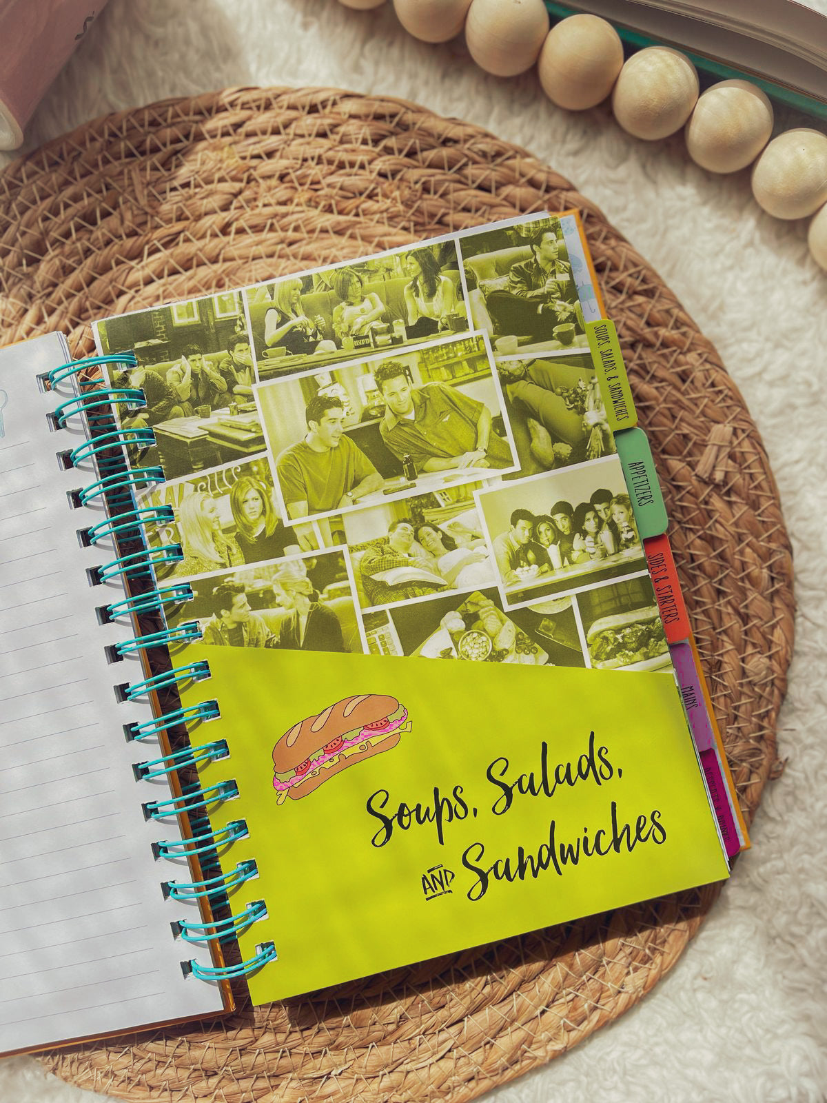 Friends: The Official Recipe Journal: The One With All Your Friends' Recipes