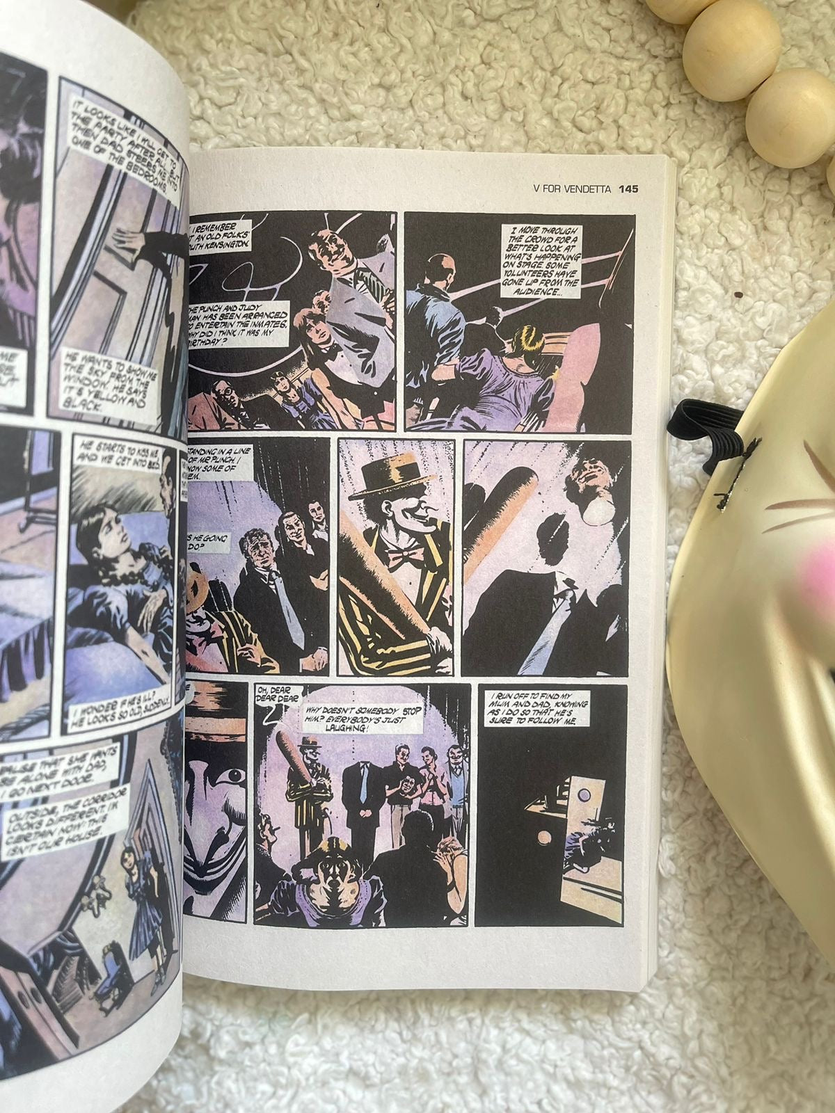 V for Vendetta Book comic & Mask Set