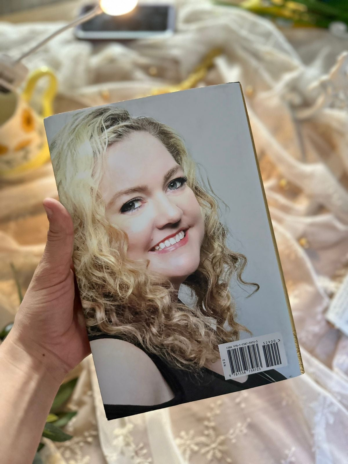 Verity | Colleen Hoover Special Edition ( Includes a letter from the auther and Exclusive New Chapter )