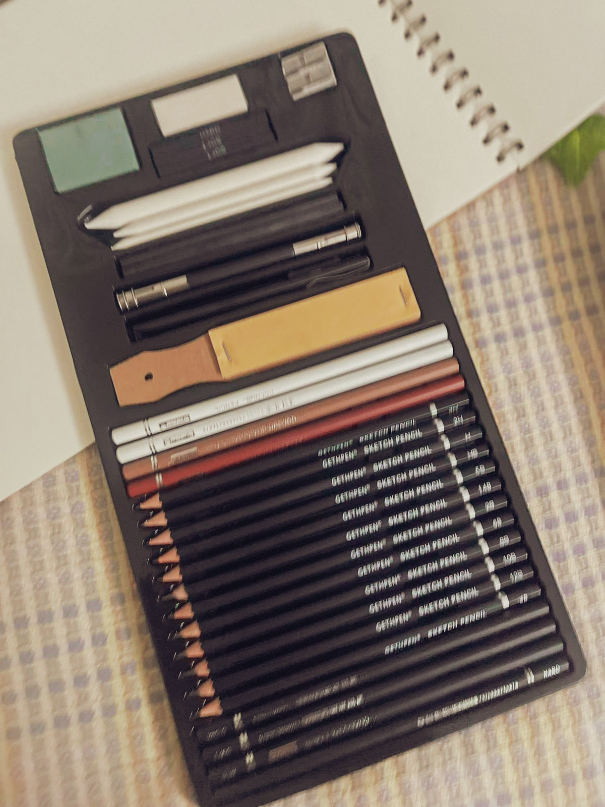 34 Pcs Drawing Sketching Pencils Set