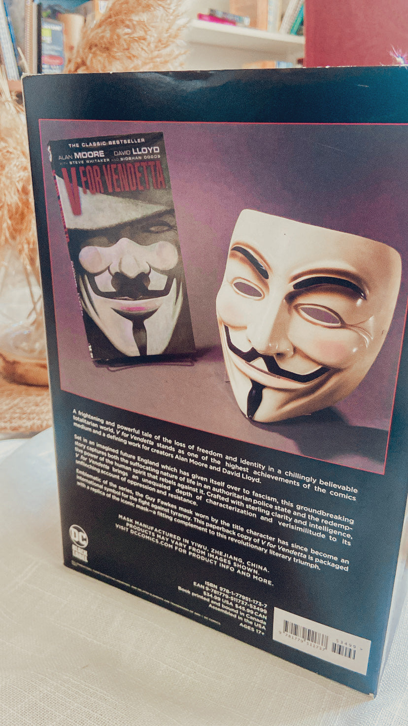 V for Vendetta Book & Mask Set