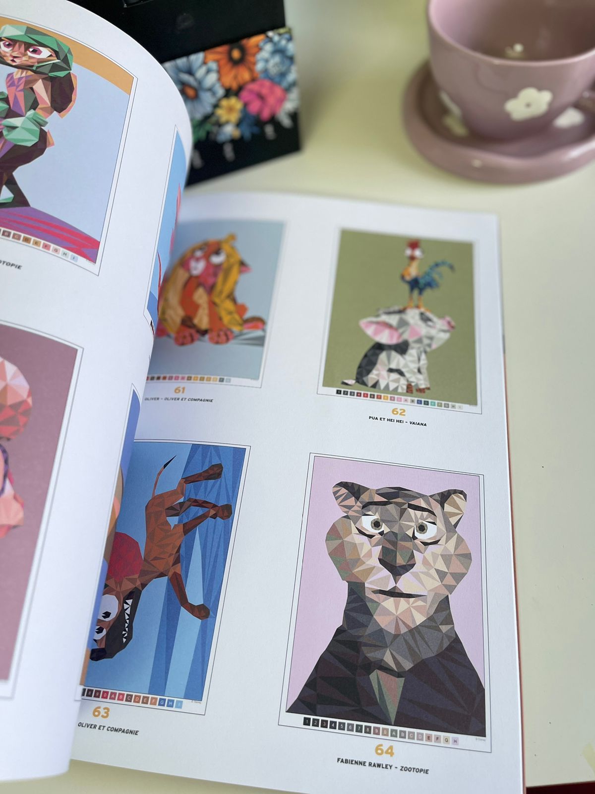 Disney | Triangles mystery coloring book